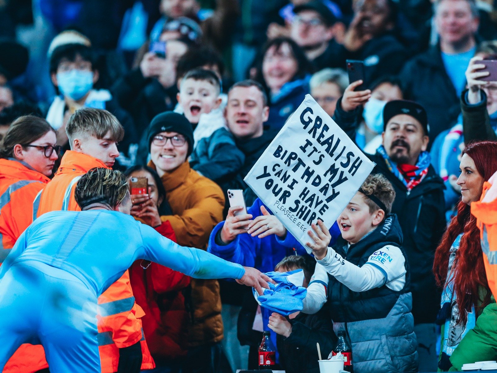 让球迷们看 让球迷们看